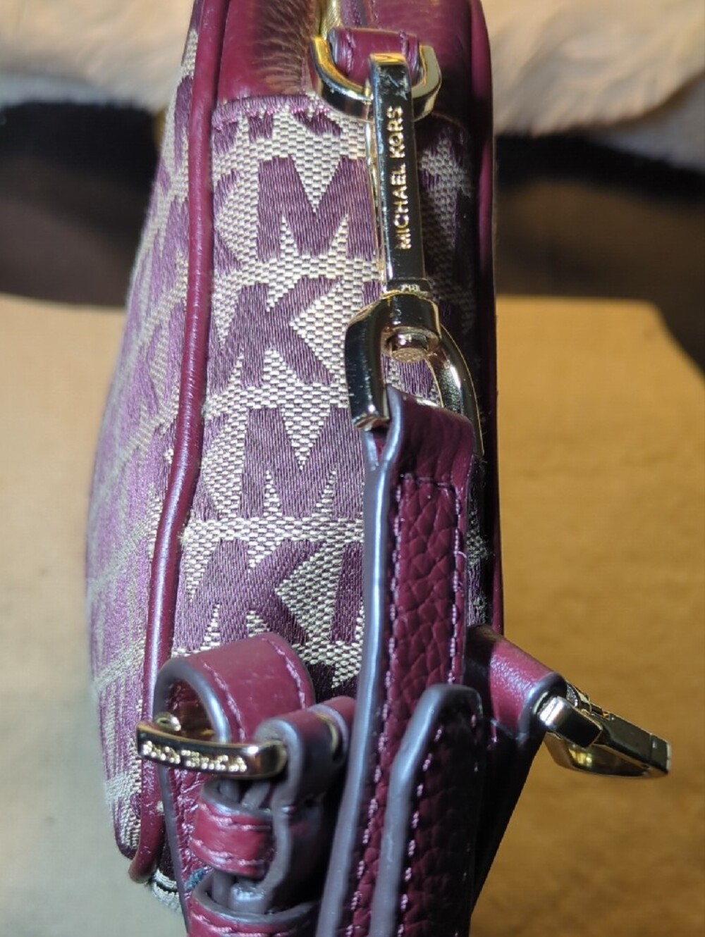 Michael Kors Plum MK Signature Crossbody with Center Stripe NOW ONLY $60 EUC - Picture 4 of 10